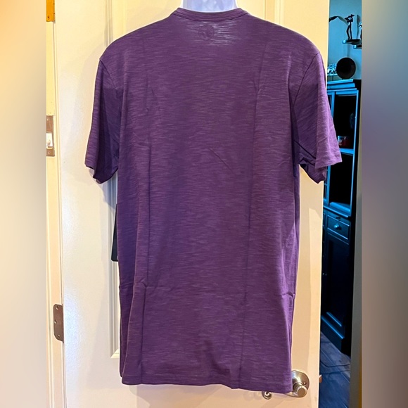 Niagara University short sleeve purple T-shirt.  NWT  Size L football - Picture 2 of 7